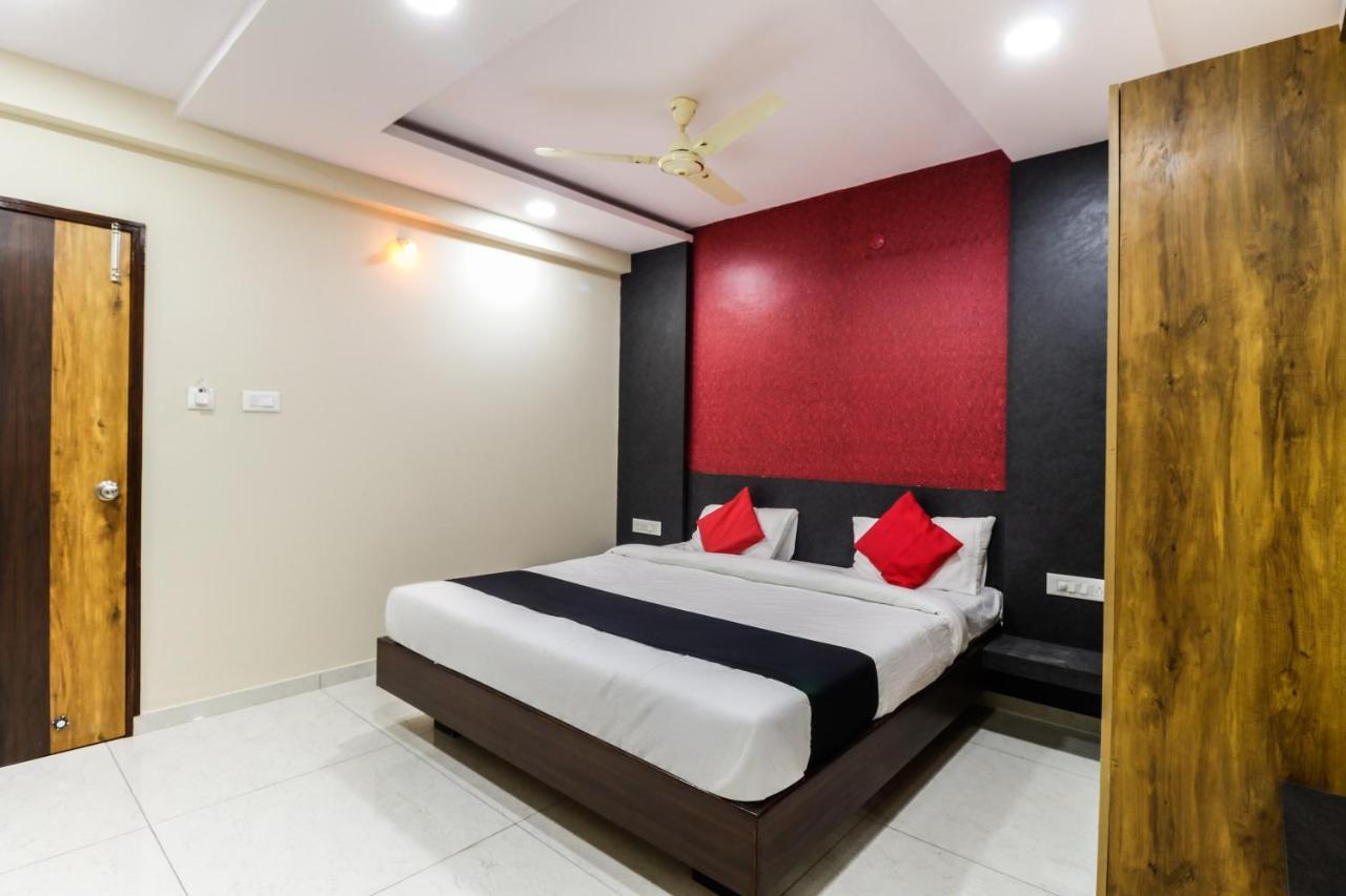 Capital O N R Residency Hotel Yelahanka Eksteriør billede