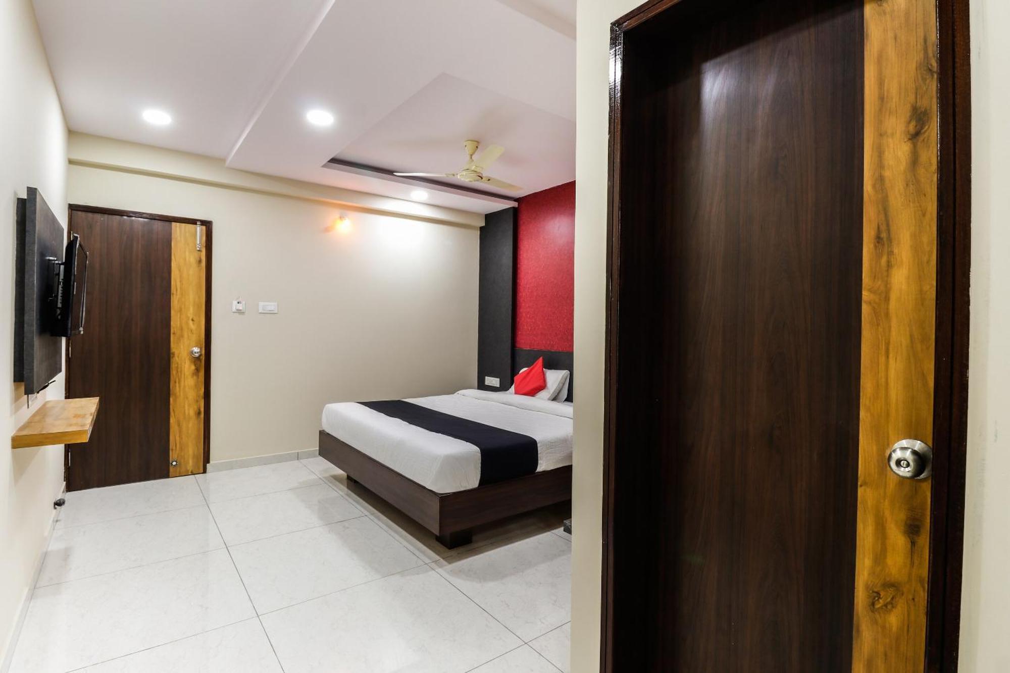 Capital O N R Residency Hotel Yelahanka Eksteriør billede