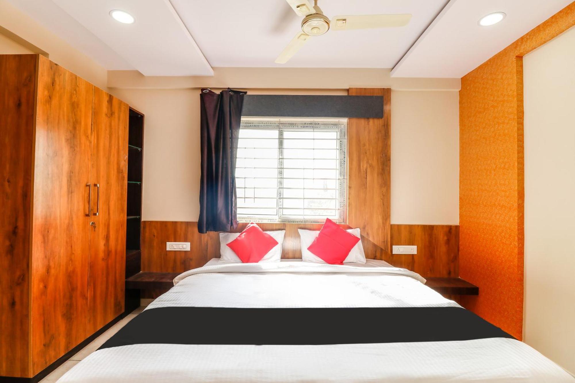 Capital O N R Residency Hotel Yelahanka Eksteriør billede